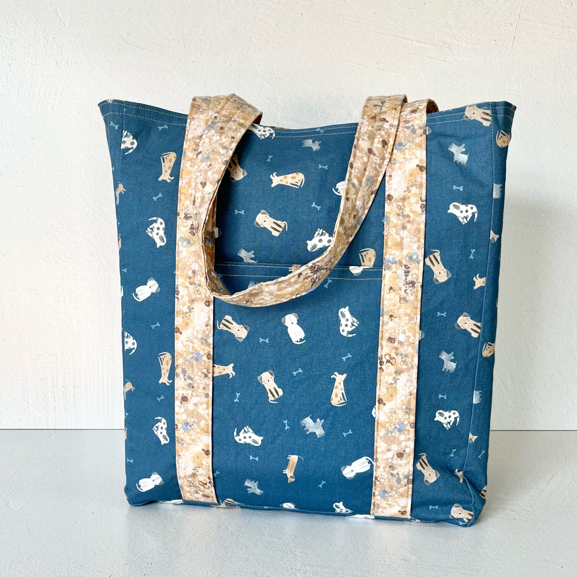 Blue market bag with small dogs | reversible with flat bottom