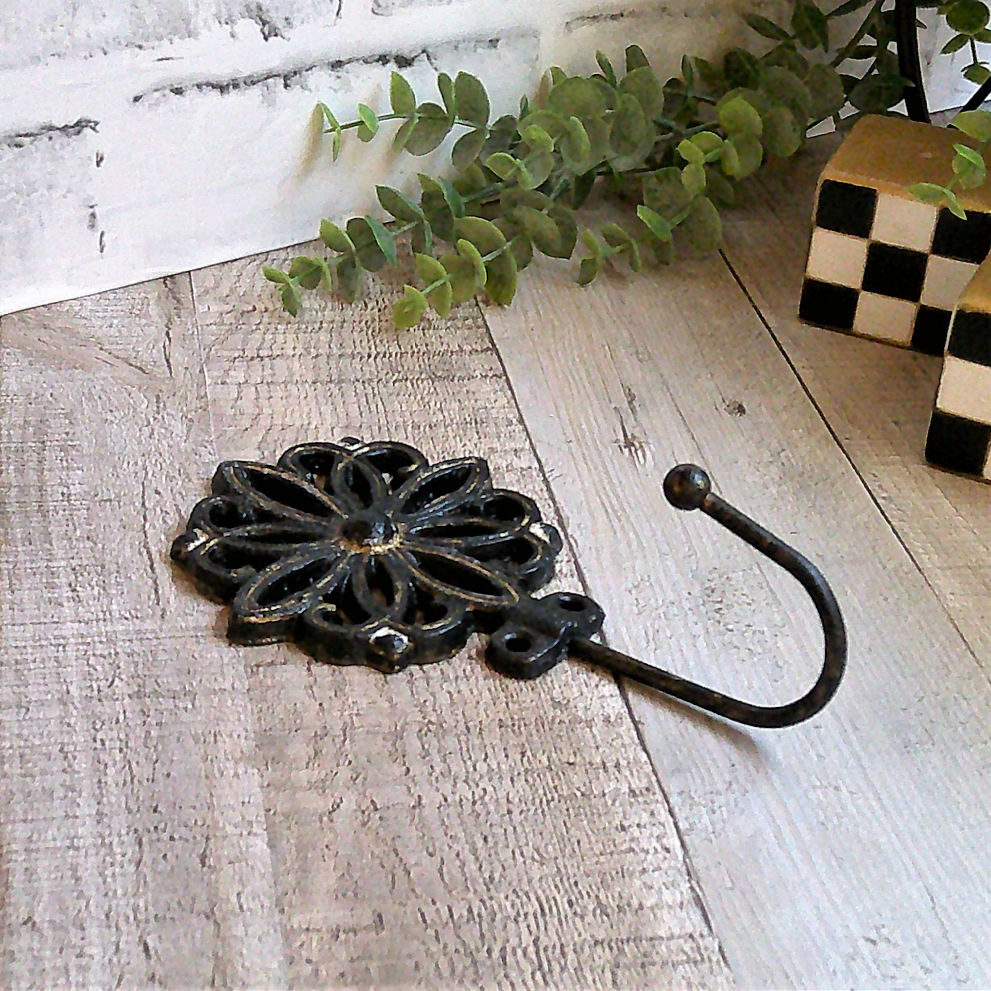 Country French Decorative Cast Iron Wall Hook Black And Gold Decor -  Pelavida - Shop For Life