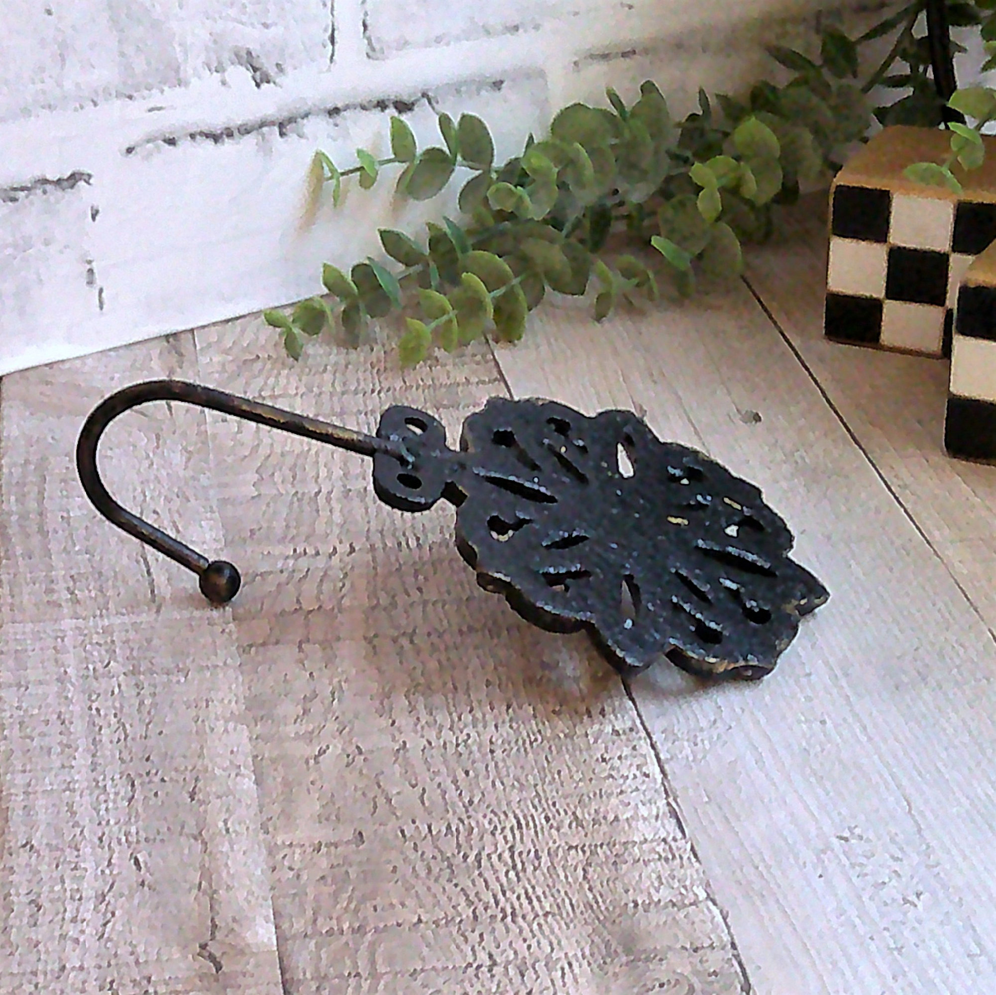 Country French Decorative Cast Iron Wall Hook Black and Gold Decor -  Pelavida - Shop For Life