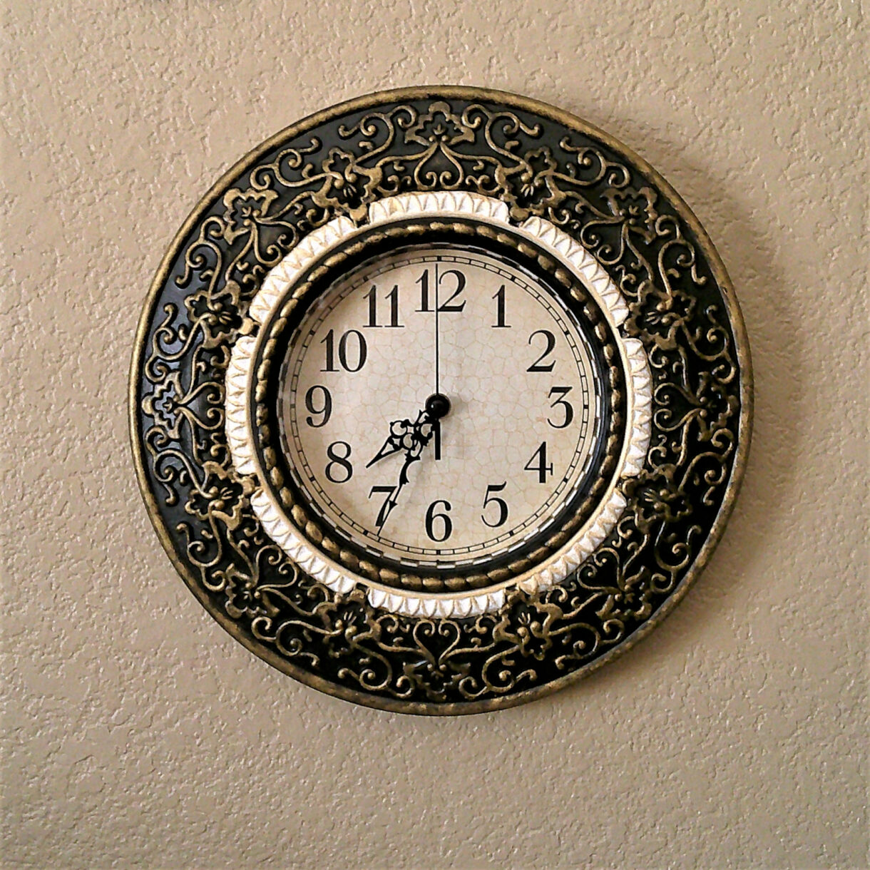 black and gold courtly check clock