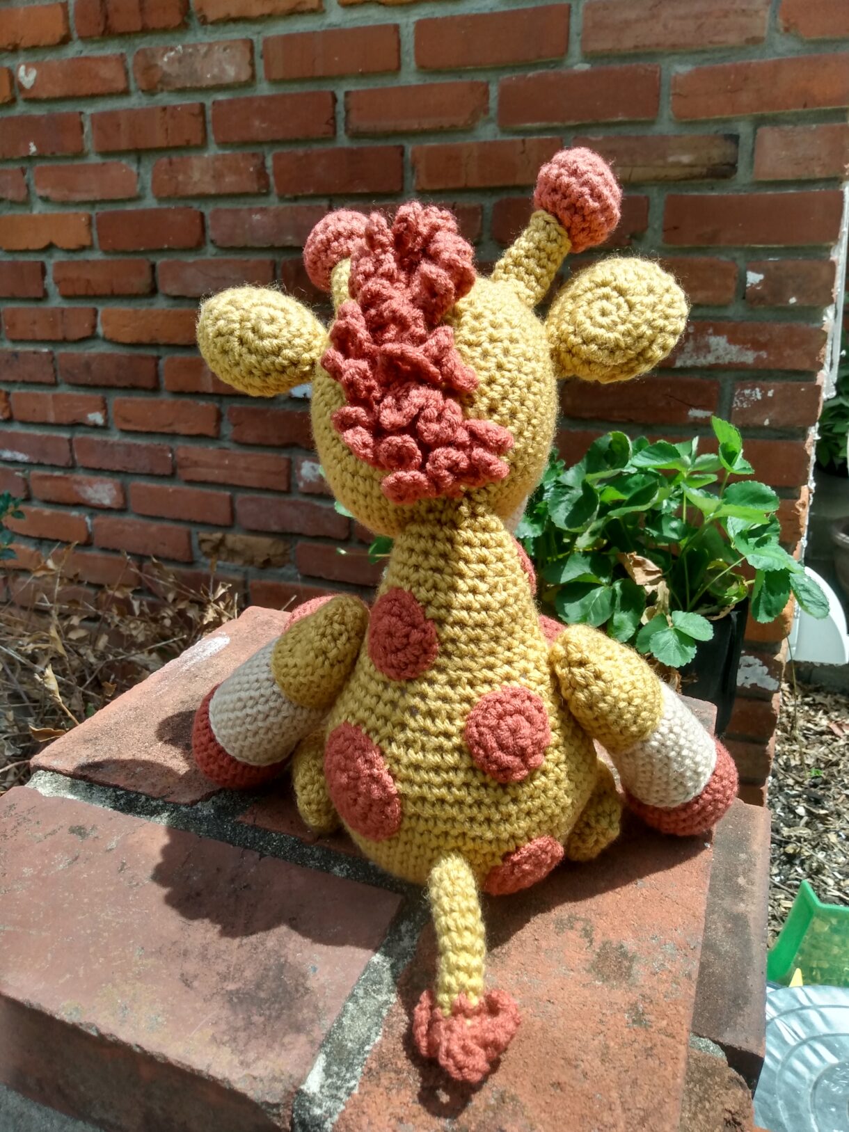 Stuffed giraffe 2 rear