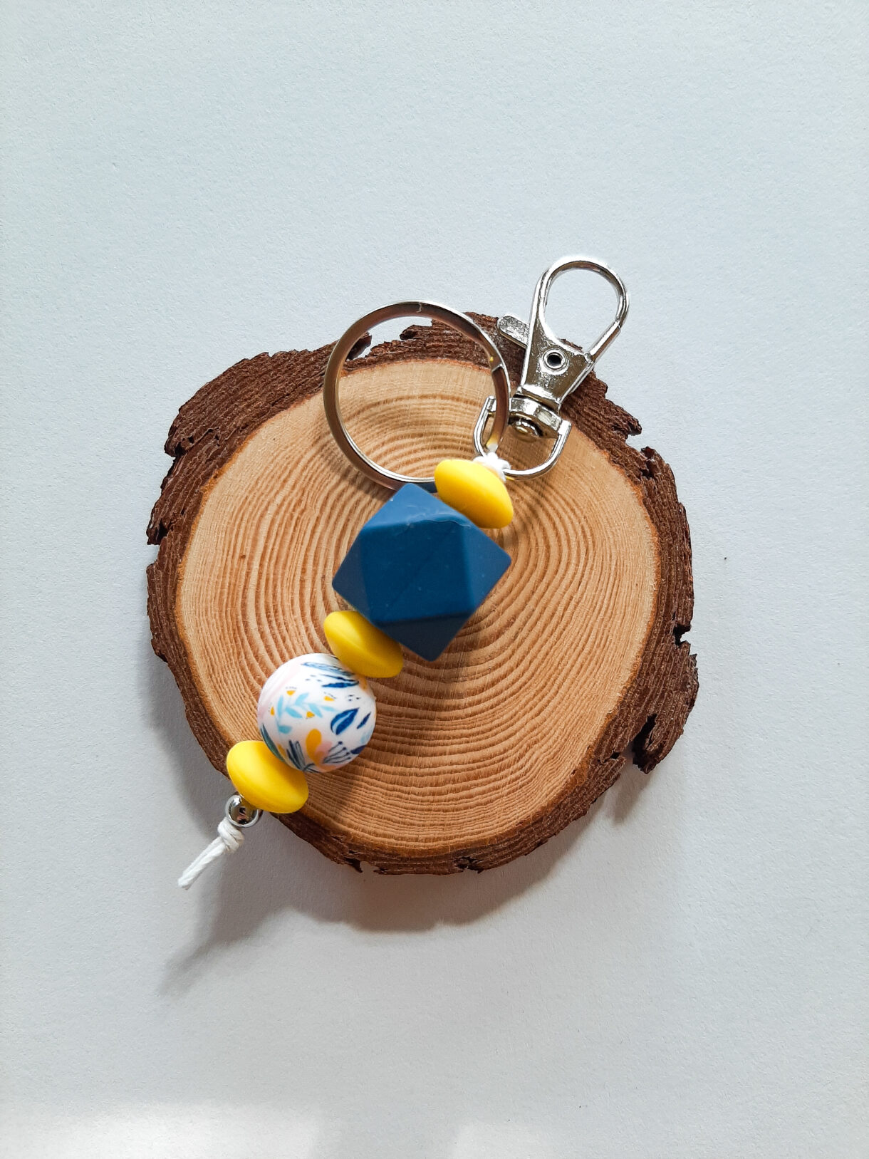 blue floral keychain scaled - Pelavida - Shop For Life