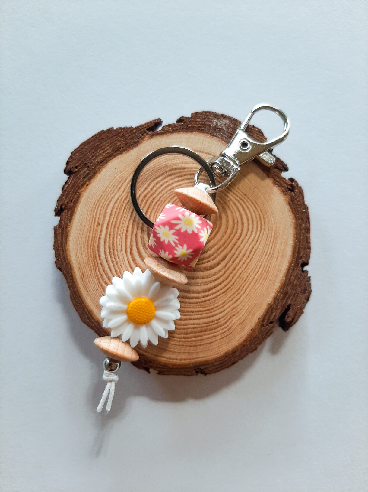 daisy keychain scaled - Pelavida - Shop For Life